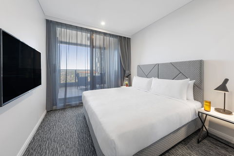 Meriton Suites George St - Accommodation Tasmania 7