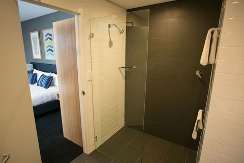 Alpha Hotel Eastern Creek - Accommodation Tasmania 1
