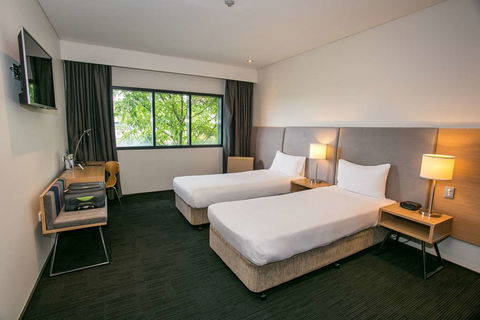 Alpha Hotel Eastern Creek - Accommodation Tasmania 5