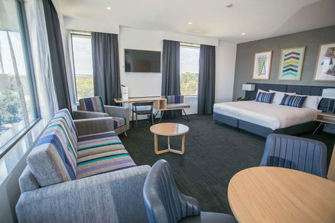 Alpha Hotel Eastern Creek - Accommodation Tasmania 13