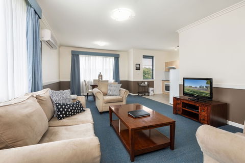Hawkesbury Race Club Motel - Accommodation Tasmania 10