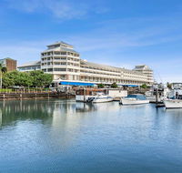 Shangri-La Hotel The Marina - Accommodation Tasmania