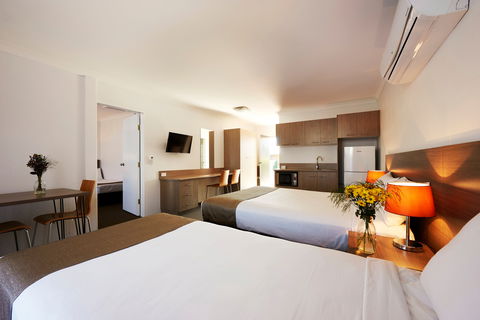 Adelong Motel - Accommodation Tasmania 2