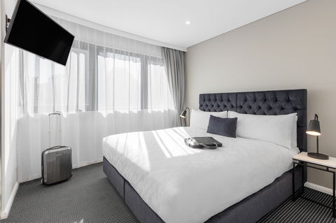 Meriton Suites Kent Street - Accommodation Tasmania 0