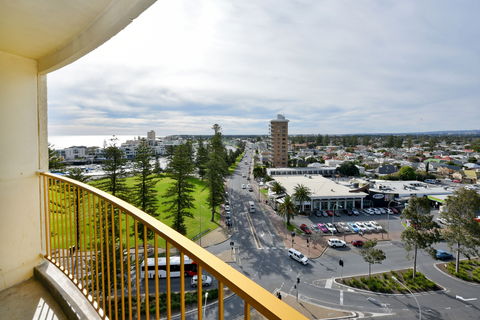 Atlantic Tower Motor Inn - Accommodation Tasmania 1