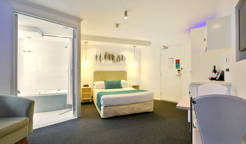 Atlantic Tower Motor Inn - Accommodation Tasmania 2