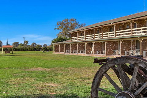 Quality Inn Carriage House - Accommodation Tasmania 2