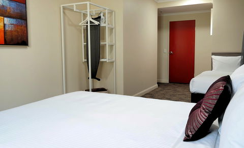 28 Hotel - Accommodation Tasmania 0