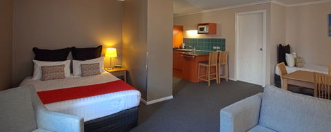 Quest Waterfront Serviced Apartments - Accommodation Tasmania 2