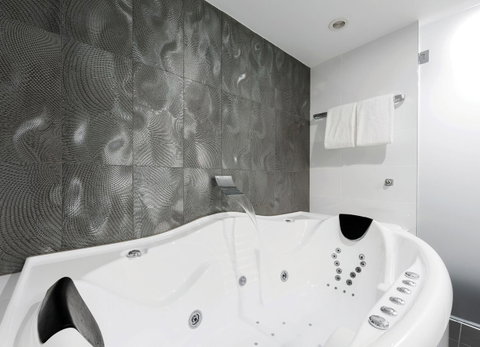 Avenue Hotel Canberra - Accommodation Tasmania 4