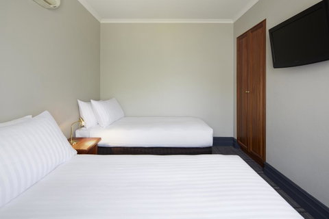 Brassey Hotel - Managed By Doma Hotels - Accommodation Tasmania 9