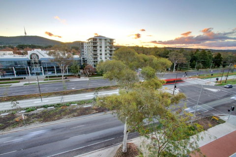 IQ Smart Apartments 704 Braddon ACT - Accommodation Tasmania 6