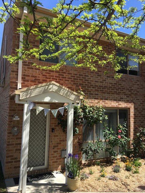 Finches Canberra - Accommodation Tasmania 9