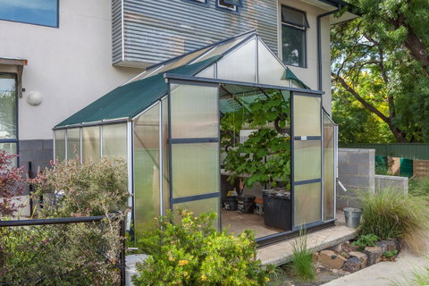 One Of A Kind Apartments - Accommodation Tasmania 37