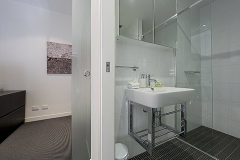 Mode 220 Braddon ACT - Accommodation Tasmania 7