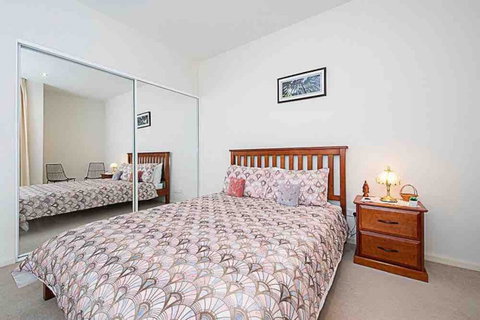 Spacious 1BR Stylish New Acton Apartment +Parking - Accommodation Tasmania 21