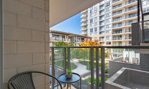 Spacious 1BR Stylish New Acton Apartment +Parking - Accommodation Tasmania 6
