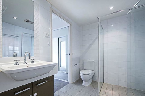 Spacious 1BR Stylish New Acton Apartment +Parking - Accommodation Tasmania 9