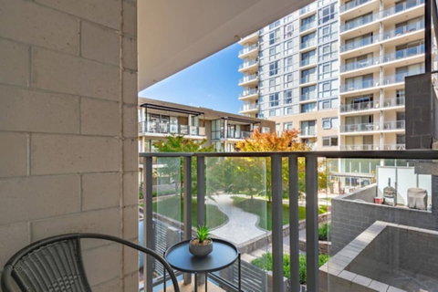 Spacious 1BR Stylish New Acton Apartment +Parking - Accommodation Tasmania 23