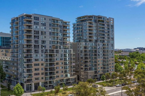 Spacious 1BR Stylish New Acton Apartment +Parking - Accommodation Tasmania 12