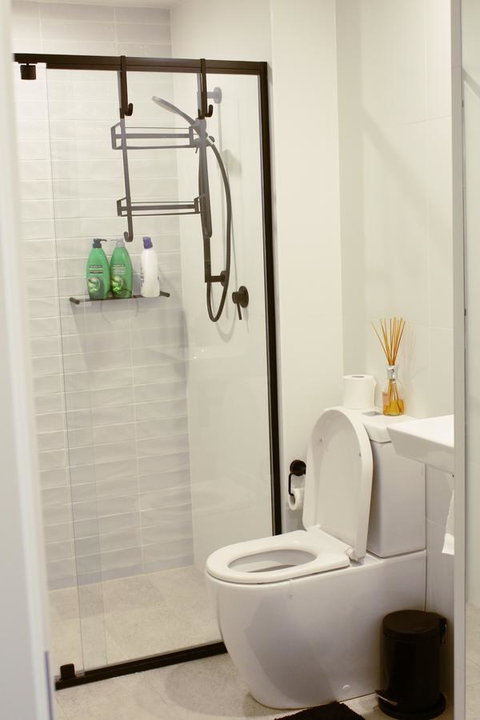Stylish, Modern, Cute As A Button - Braddon CBD - Accommodation Tasmania 8