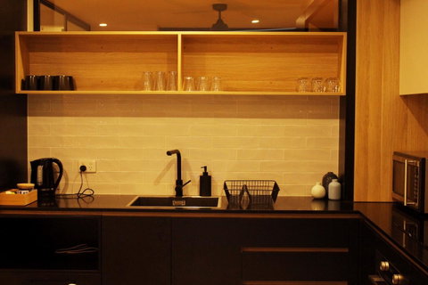 Stylish, Modern, Cute As A Button - Braddon CBD - Accommodation Tasmania 9