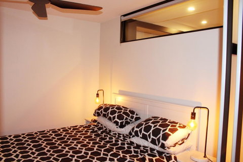 Stylish, Modern, Cute As A Button - Braddon CBD - Accommodation Tasmania 11