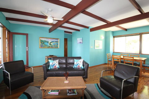 Bally High, 20 Dulconghi Street - Accommodation Tasmania 10