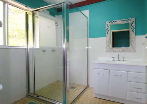 Bally High, 20 Dulconghi Street - Accommodation Tasmania 4