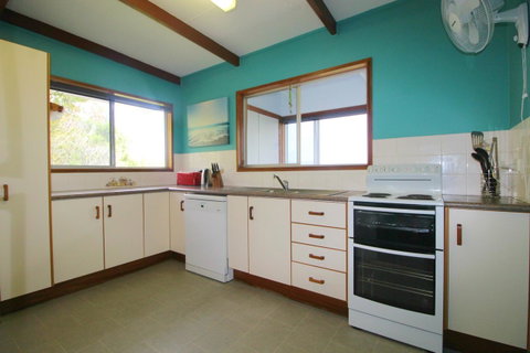 Bally High, 20 Dulconghi Street - Accommodation Tasmania 11