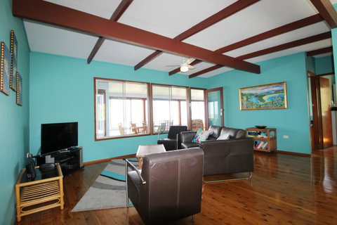 Bally High, 20 Dulconghi Street - Accommodation Tasmania 13