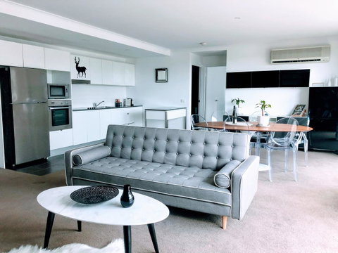Staying Places - The Avenue - Accommodation Tasmania 18