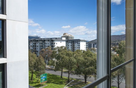 Mantra On Northbourne - Accommodation Tasmania 24