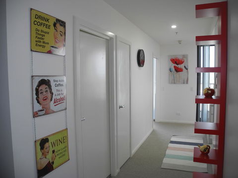 3BR Executive Apartment With Lake And Mountain Views - Accommodation Tasmania 5