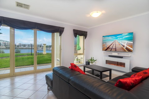 Port Adelaide Harbourside House - Accommodation Tasmania 2