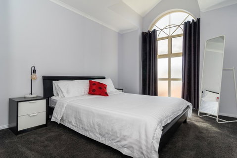 Port Adelaide Harbourside House - Accommodation Tasmania 8
