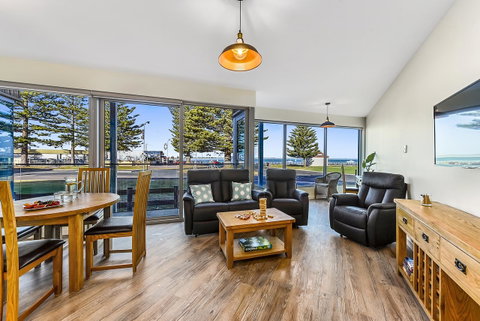 Bonnies Of Beachport - Accommodation Tasmania 11