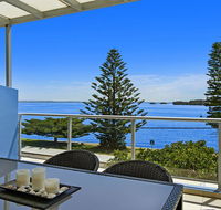 Lakeside Waterfront Apartment 18 The Entrance - Accommodation Tasmania