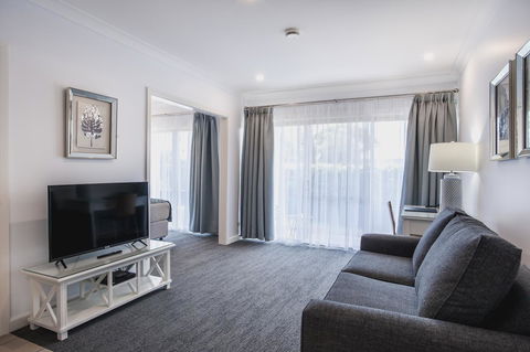 Marina Hotel - Accommodation Tasmania 24