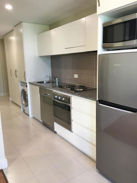 Beachside Luxury Apartments One & Two Bedroom In Beachfront Oaks Pier Building - Accommodation Tasmania 21