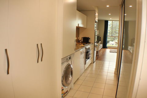 Beachside Luxury Apartments One & Two Bedroom In Beachfront Oaks Pier Building - Accommodation Tasmania 7