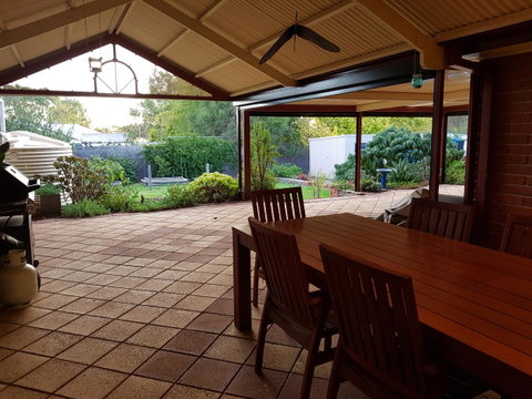 Frog Song At Willunga - Accommodation Tasmania 13