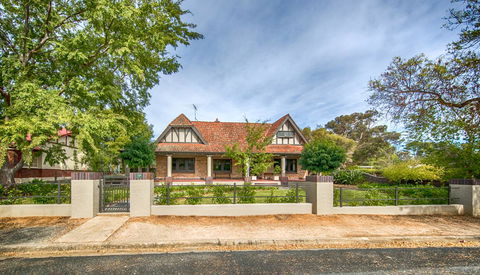 The Tudor House - Accommodation Tasmania 21