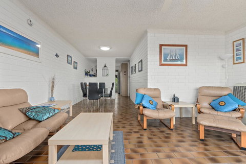 Sun & Surf Aldinga Beach Apartment - Accommodation Tasmania 4