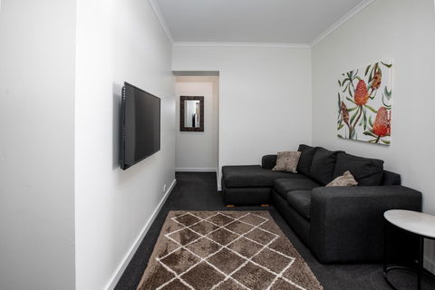 Bay 10 - Suites And Apartments - Accommodation Tasmania 2