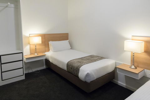 Bay 10 - Suites And Apartments - Accommodation Tasmania 24
