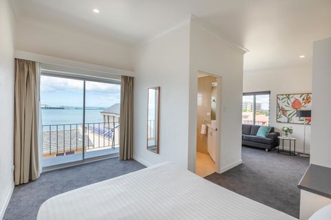 Bay 10 - Suites And Apartments - Accommodation Tasmania 11