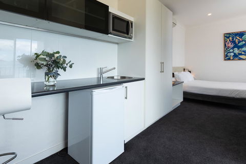 Bay 10 - Suites And Apartments - Accommodation Tasmania 18