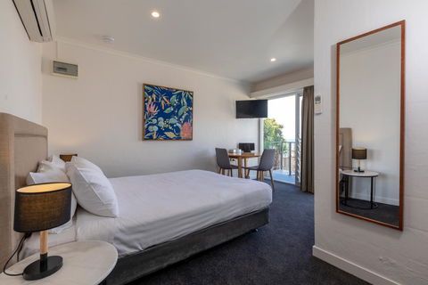 Bay 10 - Suites And Apartments - Accommodation Tasmania 13