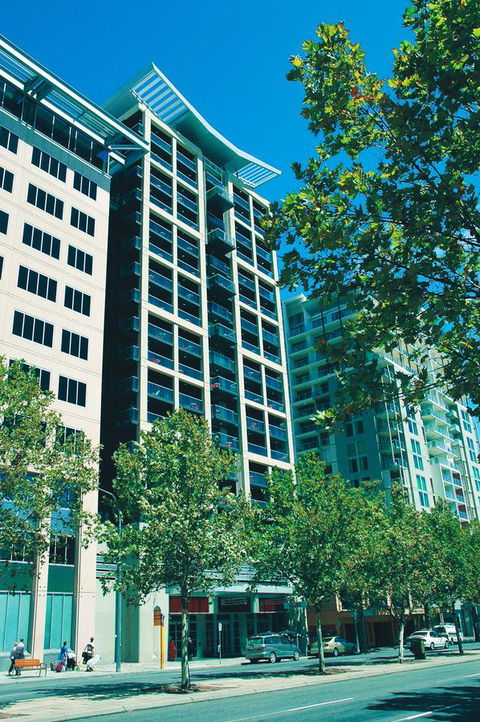 Oaks Adelaide Horizons Suites - Accommodation Tasmania 0